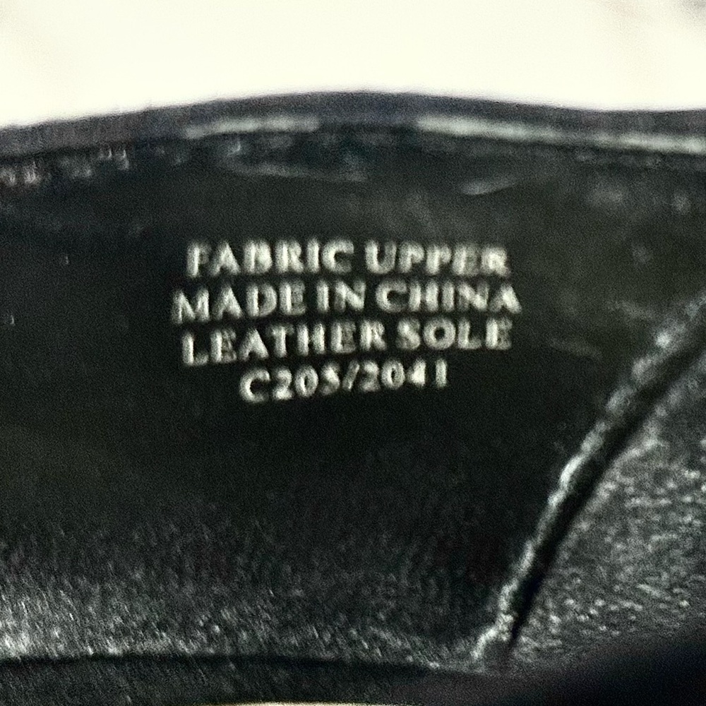 🖤 Satin Ruffled Heels - Picture 7 of 9